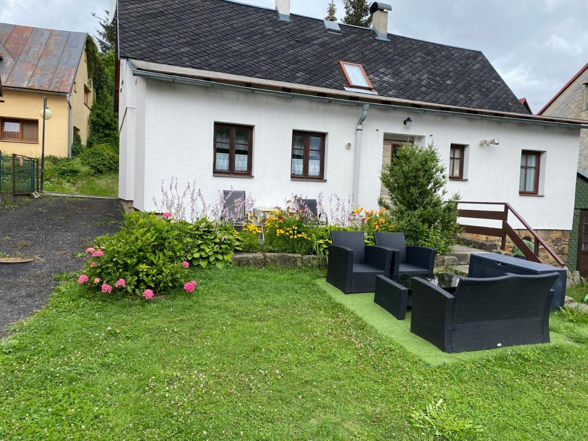 Rekreacni Dum Pohoda Jiřetín pod Jedlovou Esterno foto